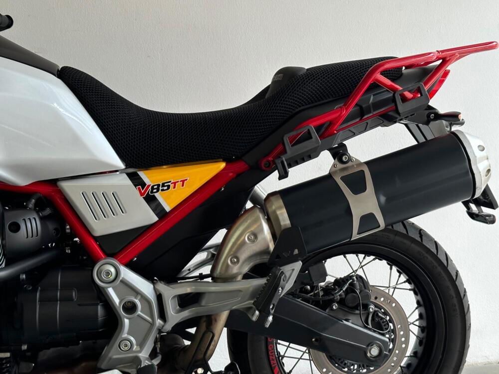 Moto Guzzi V85 TT Evocative Graphics (2019 - 20) (4)