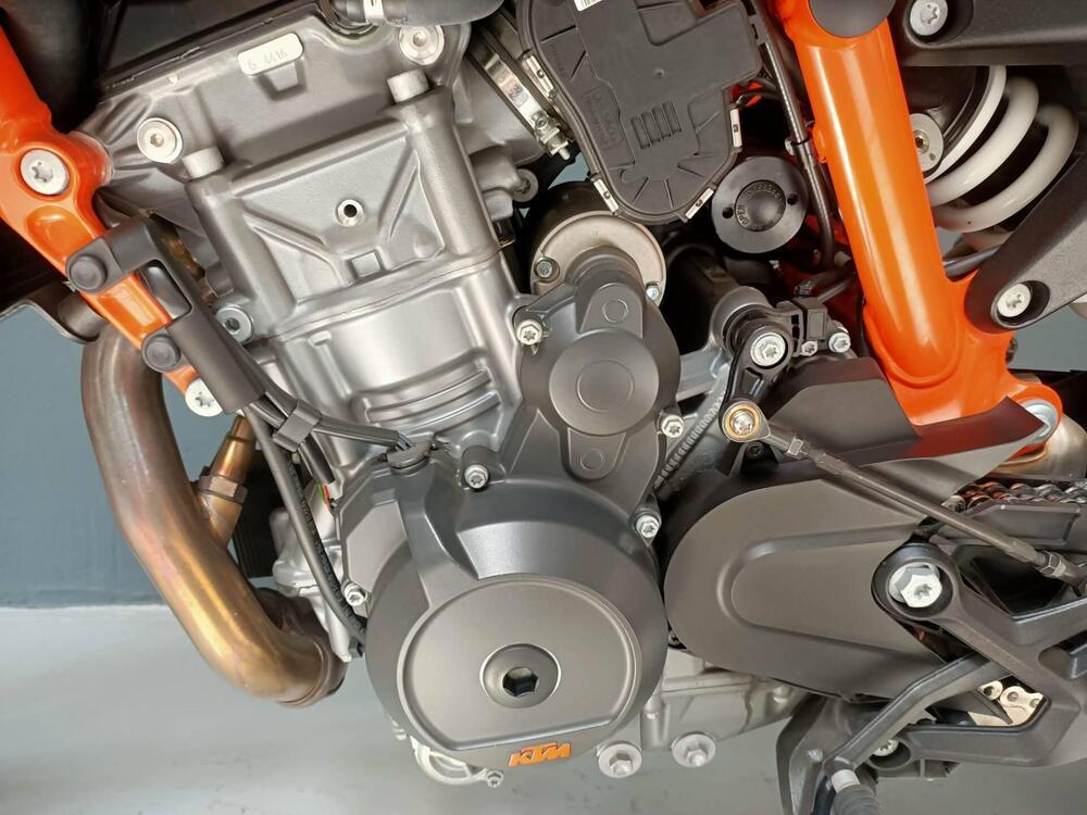 KTM 890 Duke R (2022 - 23) (5)