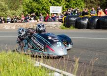 Tourist Trophy 2024, nei Sidecar dominano i fratelli Crowe!