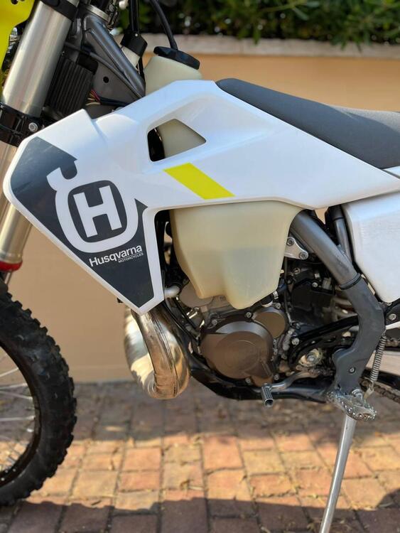 Husqvarna TE 250i (2022) (2)