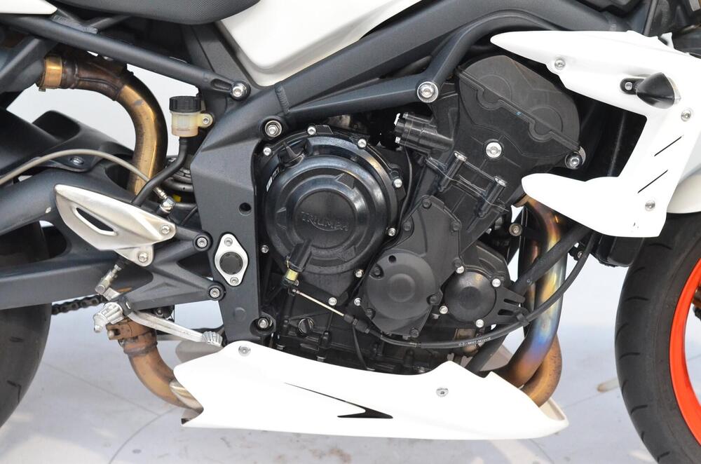 Triumph Street Triple (2013) (3)