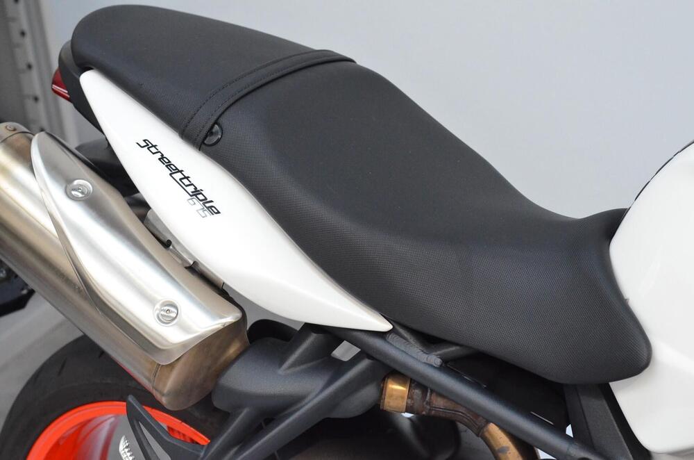 Triumph Street Triple (2013) (5)