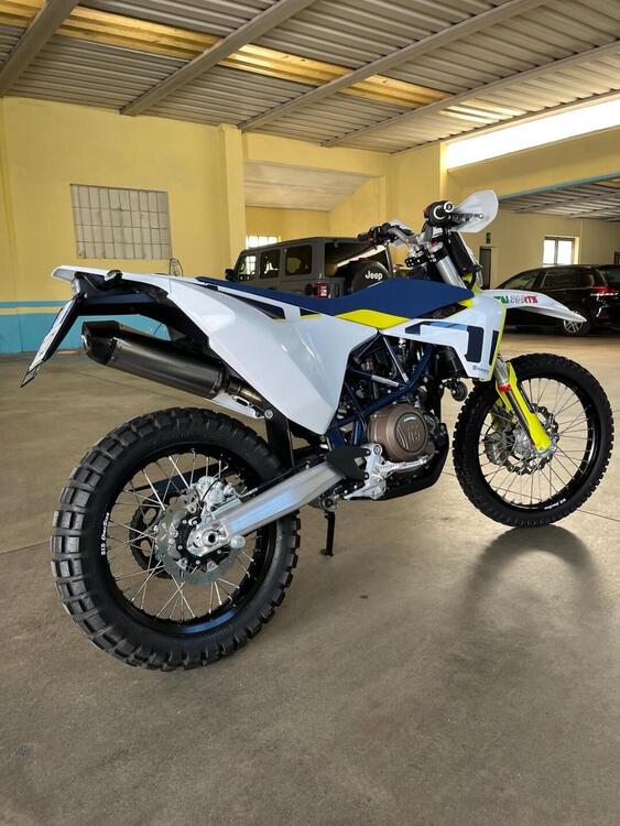 Husqvarna 701 Enduro (2021) (3)