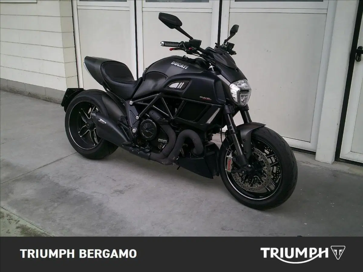 Ducati Diavel 1200 Carbon (2014 - 16) (2)