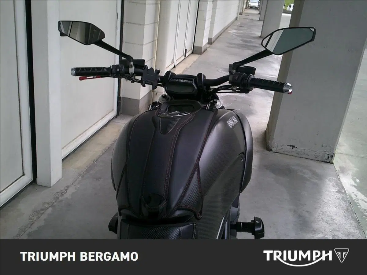 Ducati Diavel 1200 Carbon (2014 - 16) (7)