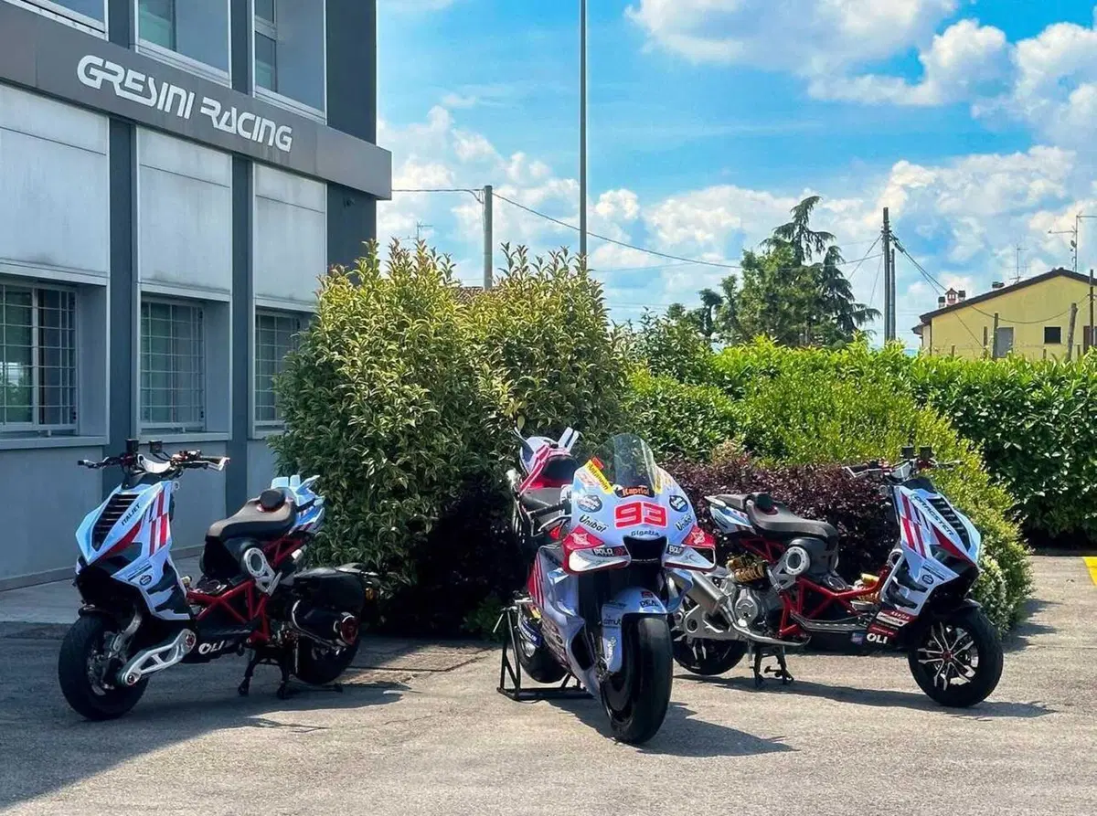 Italjet Dragster, lo 'scooter da MotoGP' in collaborazione con Gresini Racing [GALLERY] (5)