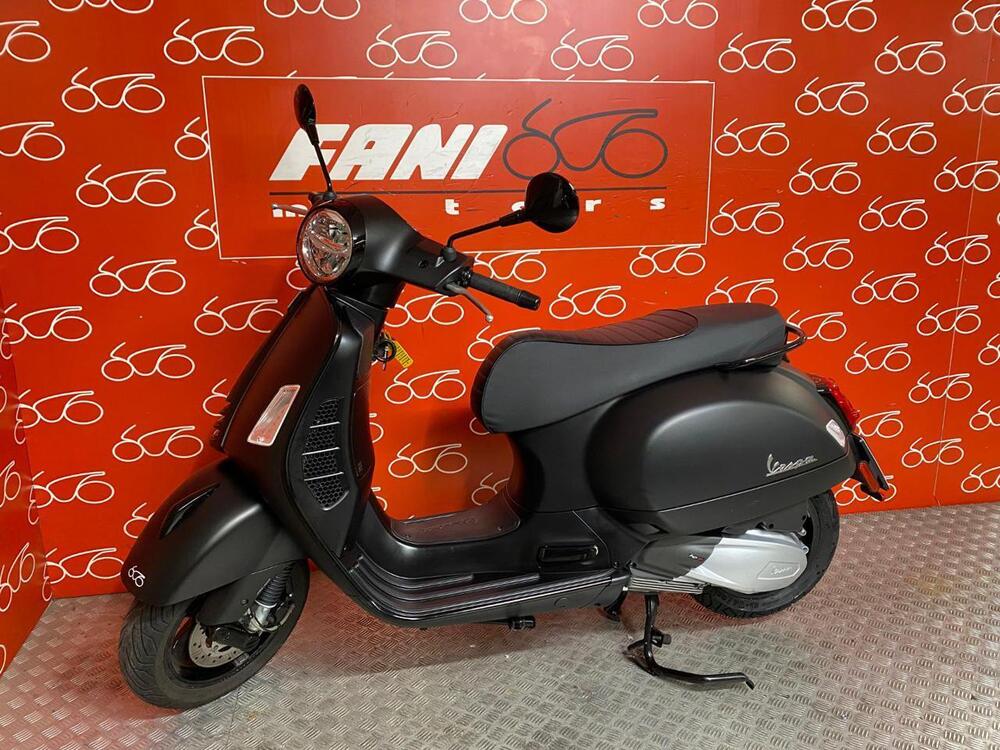 Vespa GTS 300 Hpe (2019) (4)