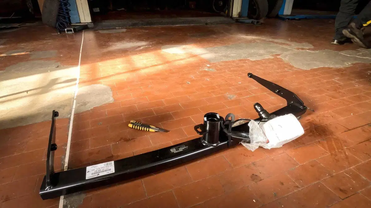 Portabici da gancio di traino: come si monta? Cosa fare per essere in regola? [VIDEO] (2)