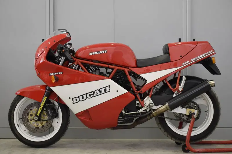 Ducati 900 SS (2)