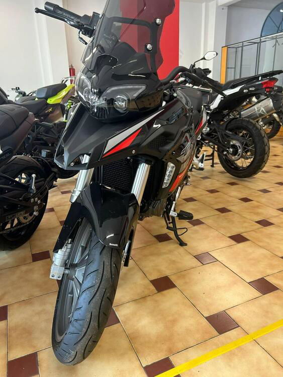 Benelli TRK 251 (2022 - 24) (2)