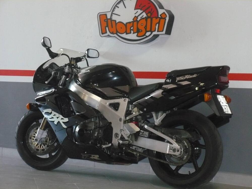 Honda CBR 9002RR SC28 (2)