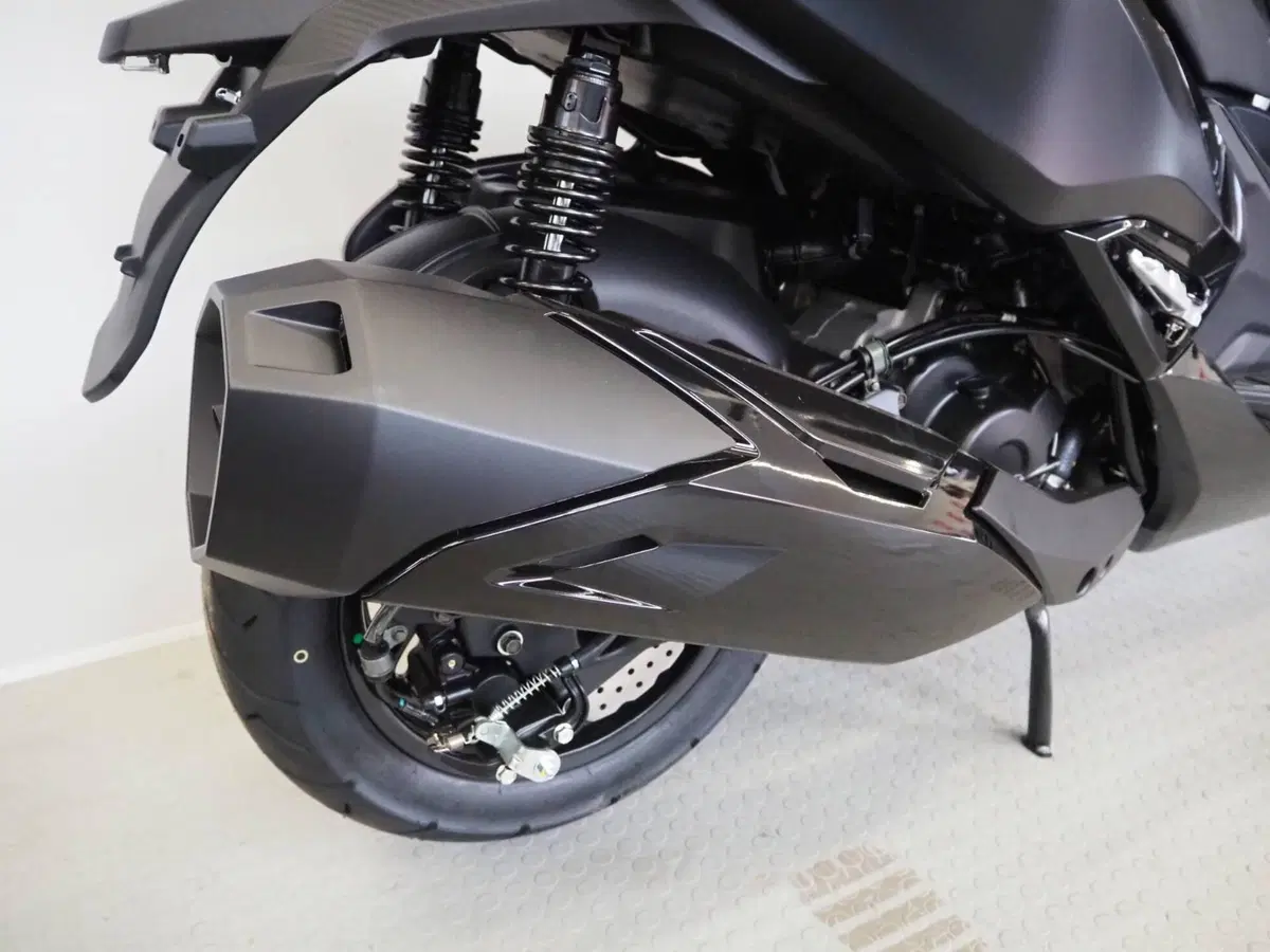Kymco Xciting VS 400i (2023 - 26) (2)