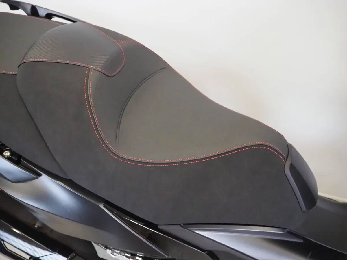 Kymco Xciting VS 400i (2023 - 26) (4)