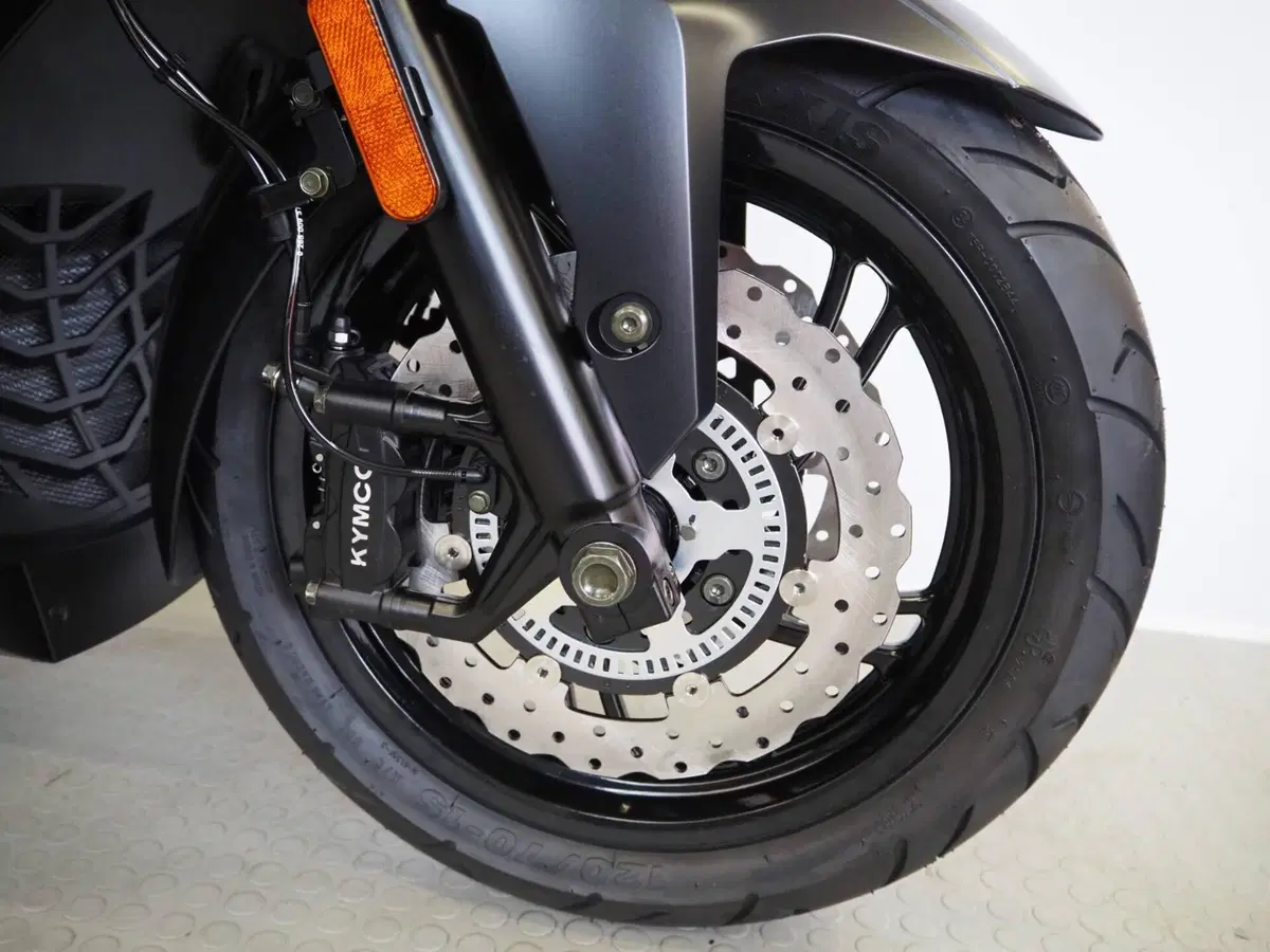 Kymco Xciting VS 400i (2023 - 26) (6)