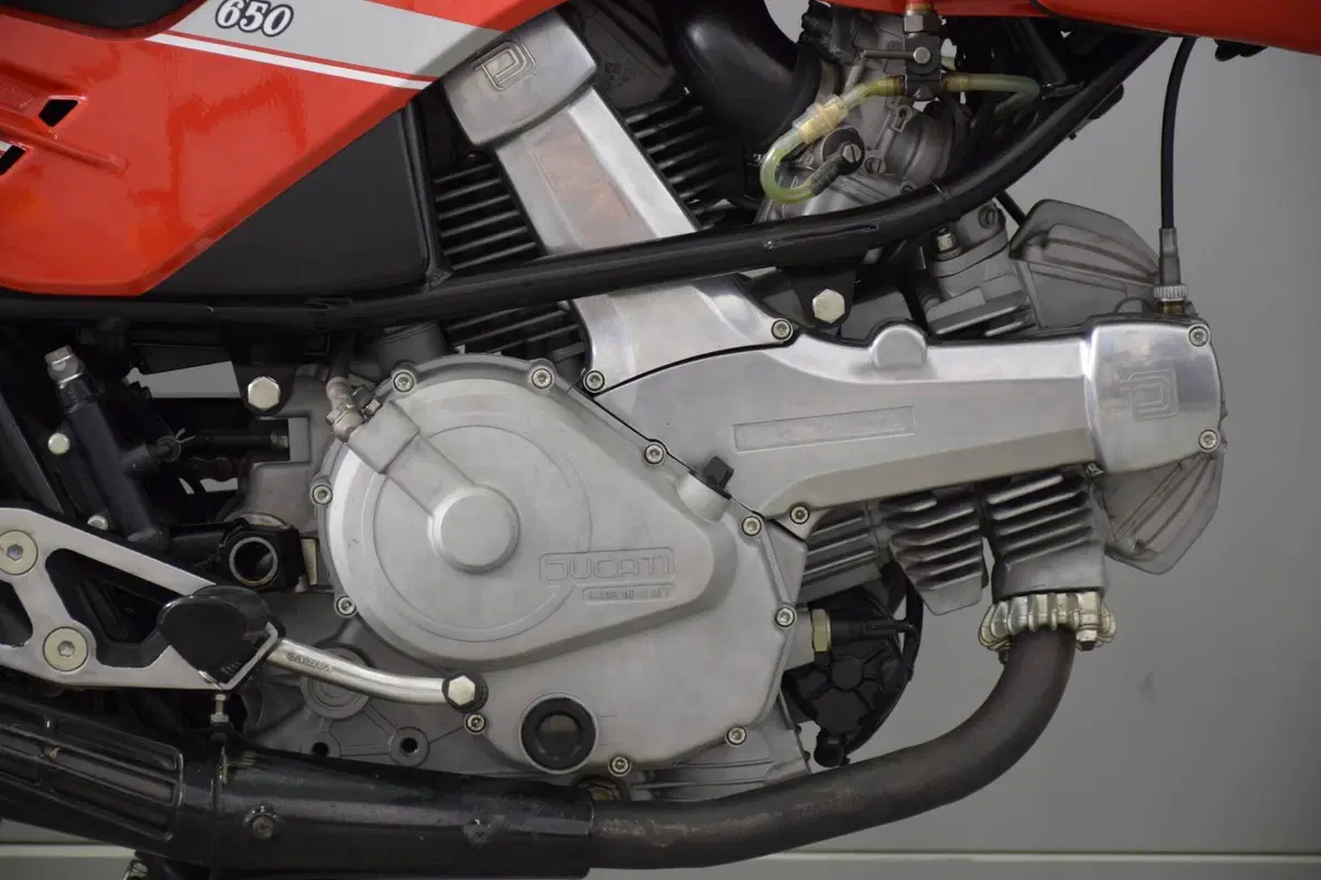 Cagiva Alazzurra 650 (11)