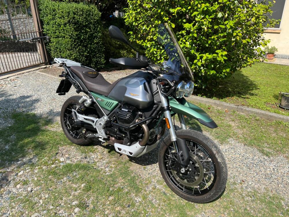 Moto Guzzi V85 TT Centenario (2021 - 22)