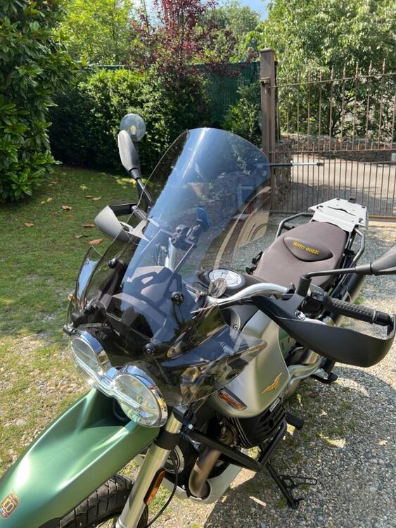 Moto Guzzi V85 TT Centenario (2021 - 22) (2)