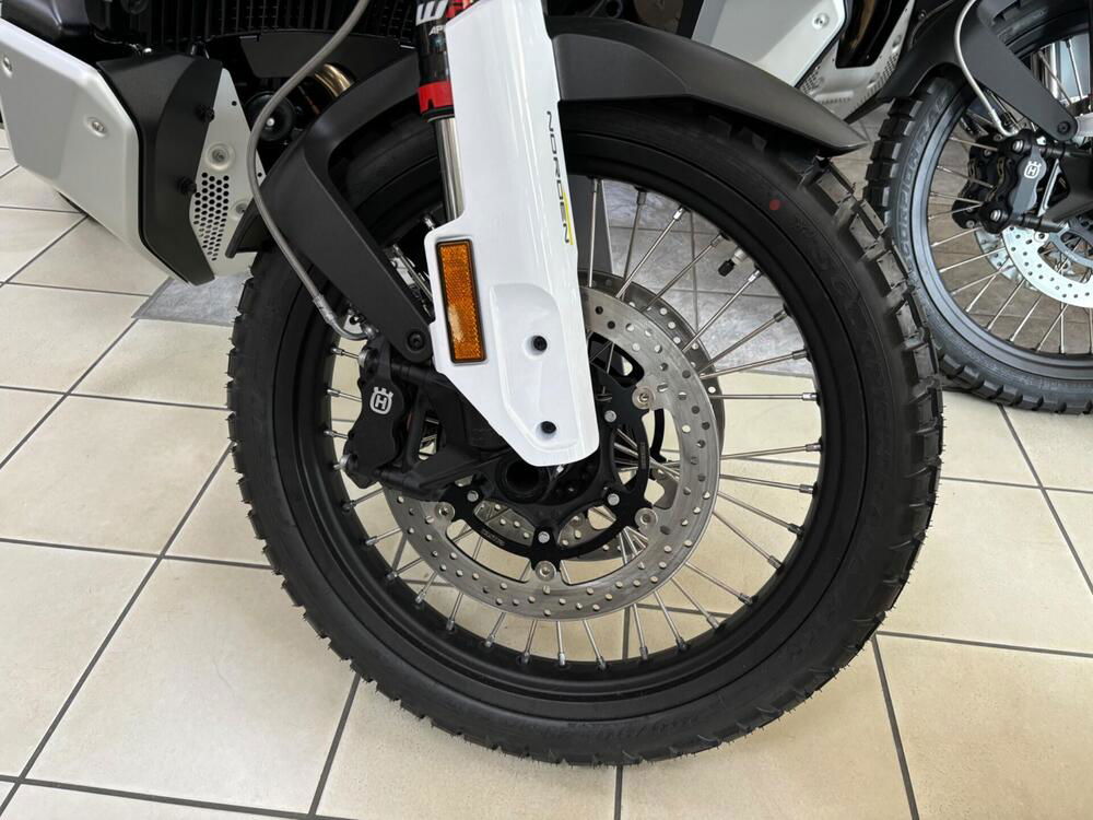 Husqvarna Norden 901 (2022 - 24) (2)