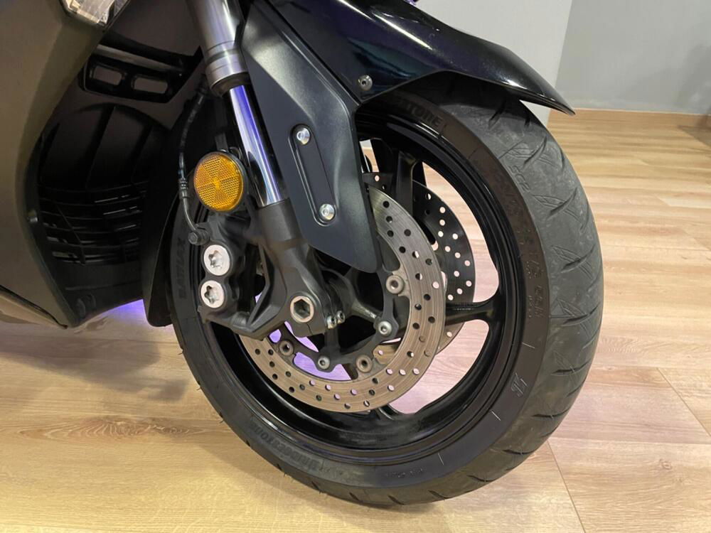 Yamaha T-Max 530 (2017 - 19) (4)