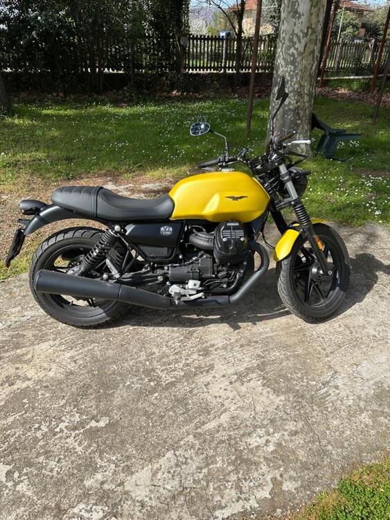 Moto Guzzi V7 Stone (2021 - 24) (4)