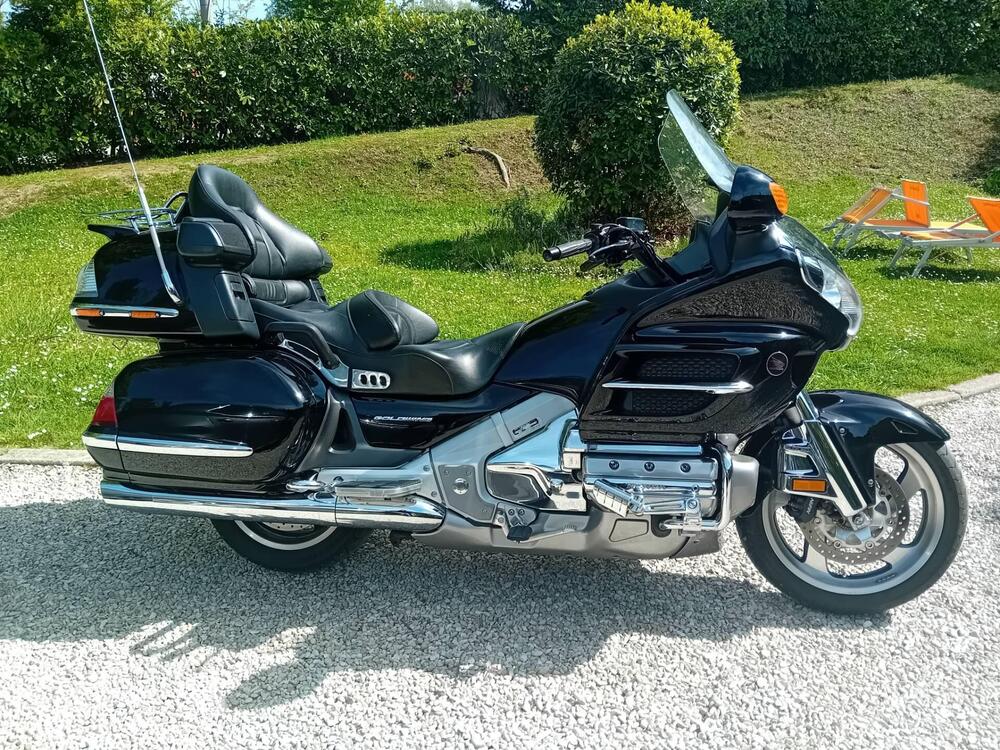 Honda GL 1800 Gold Wing (2006) (2)