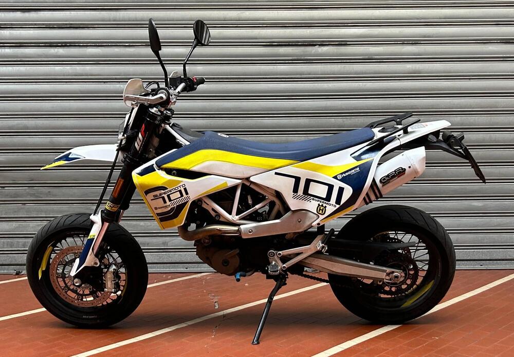 Husqvarna 701 Supermoto (2017 - 19) (3)