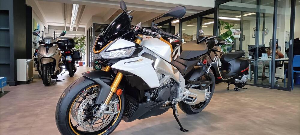 Aprilia Tuono 1100 V4 Factory (2021 - 24) (3)