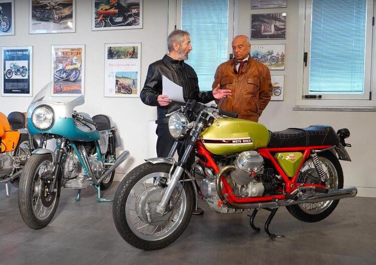 Moto Guzzi V7 Sport 750, le serie e il restauro [VIDEO]