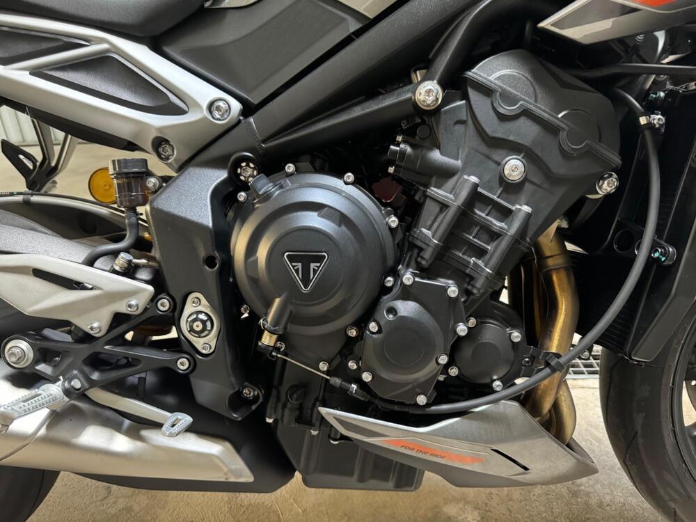 Triumph Street Triple 765 RS (2023 - 24) (3)