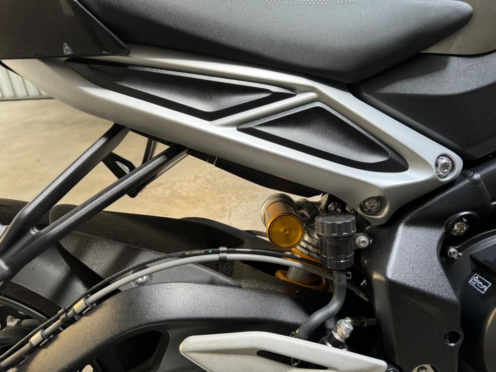 Triumph Street Triple 765 RS (2023 - 24) (4)