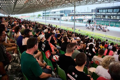 Aprilia All Stars 2024: la festa a Misano è stata uno spettacolo unico. Ecco com'è andata [GALLERY] (6)