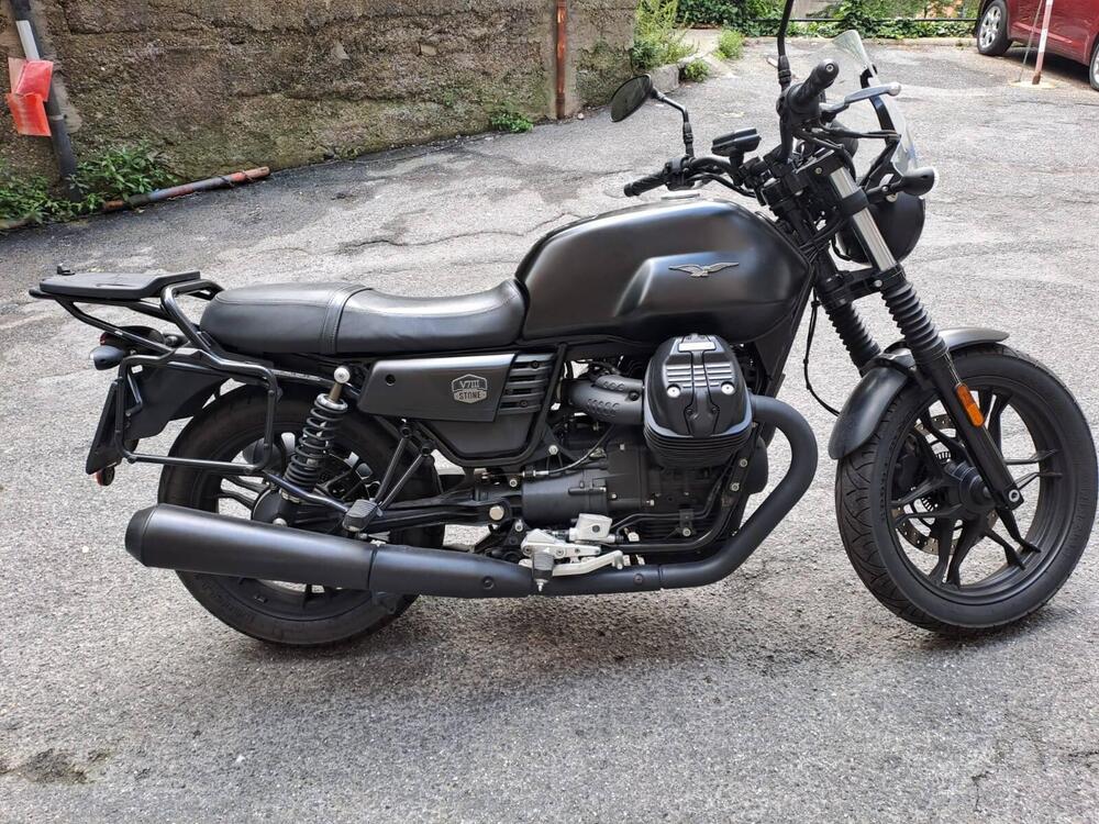 Moto Guzzi V7 III Stone (2017 - 20) (5)