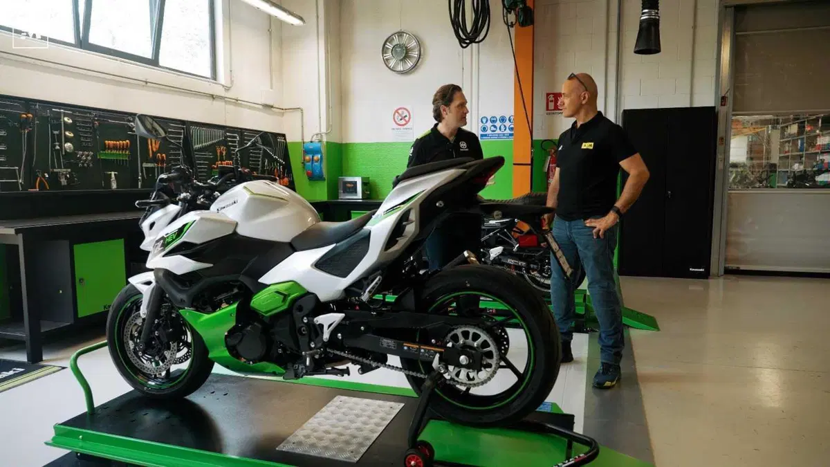 Kawasaki oggi: un giorno speciale con la Z900RS e la Z7 Hybrid insieme a Enrico Bessolo (7)