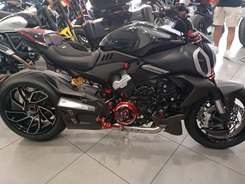 Ducati Diavel V4 (2023 - 24) (2)