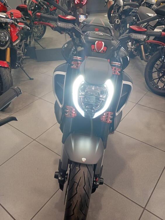 Ducati Diavel V4 (2023 - 24) (3)