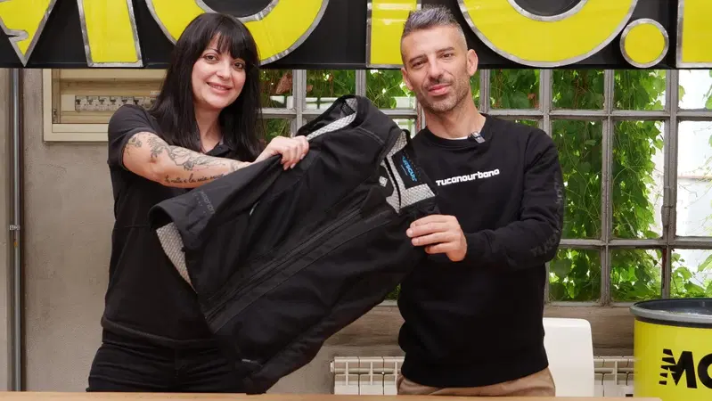 Tucano Urbano: ci siamo fatti spiegare da Marco Melandri perch&eacute; Airscud Flex ti salva la vita! [VIDEO]