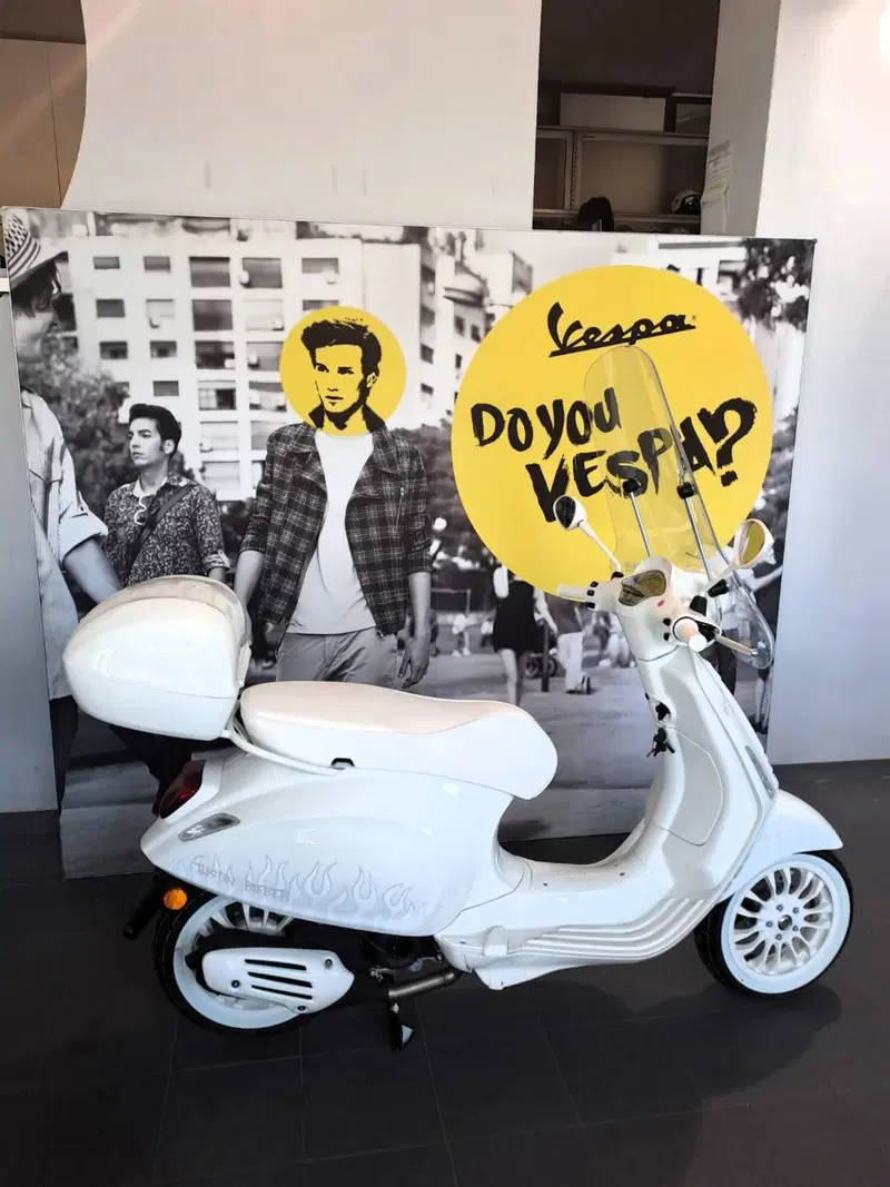 Vespa Sprint 50 Justin Bieber (2022 - 24) (2)