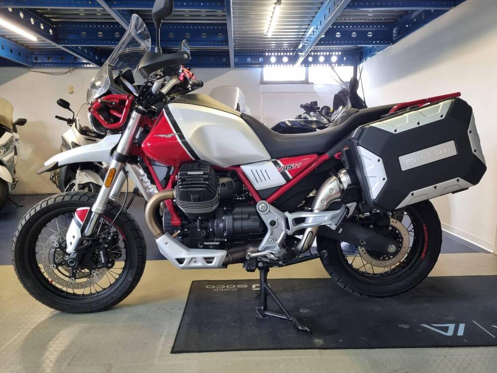 Moto Guzzi V85 TT Travel (2020)