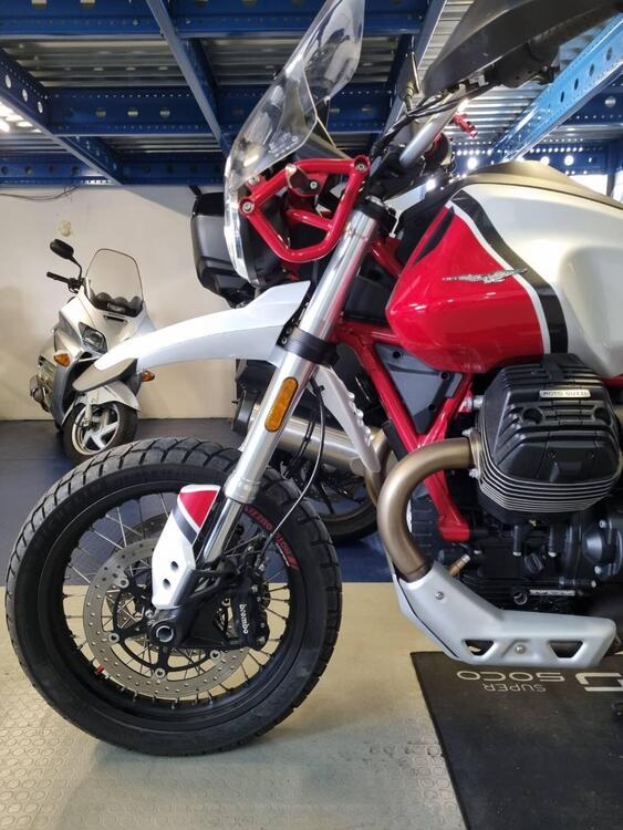 Moto Guzzi V85 TT Travel (2020) (2)