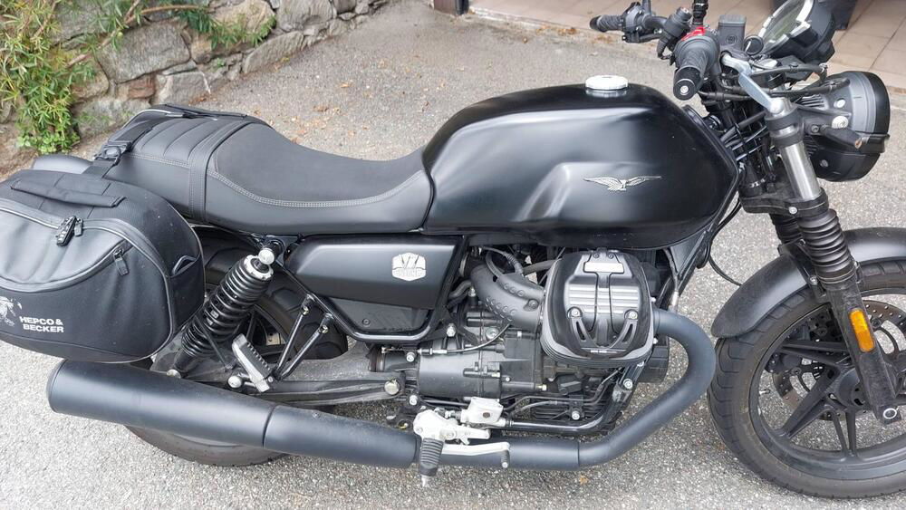 Moto Guzzi V7 850 Stone Special Abs (2021)