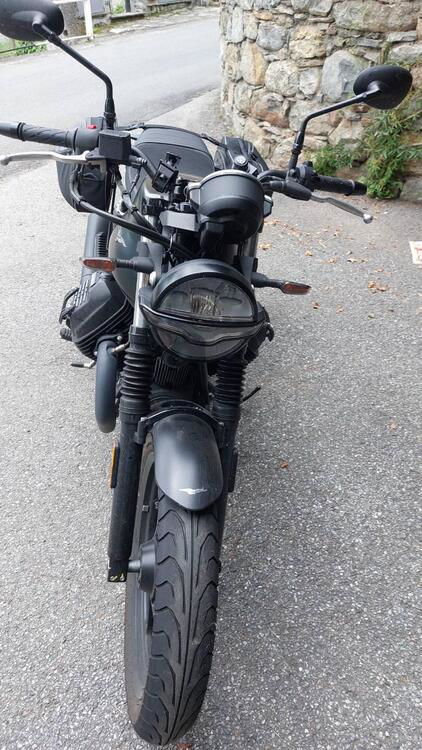 Moto Guzzi V7 850 Stone Special Abs (2021) (3)