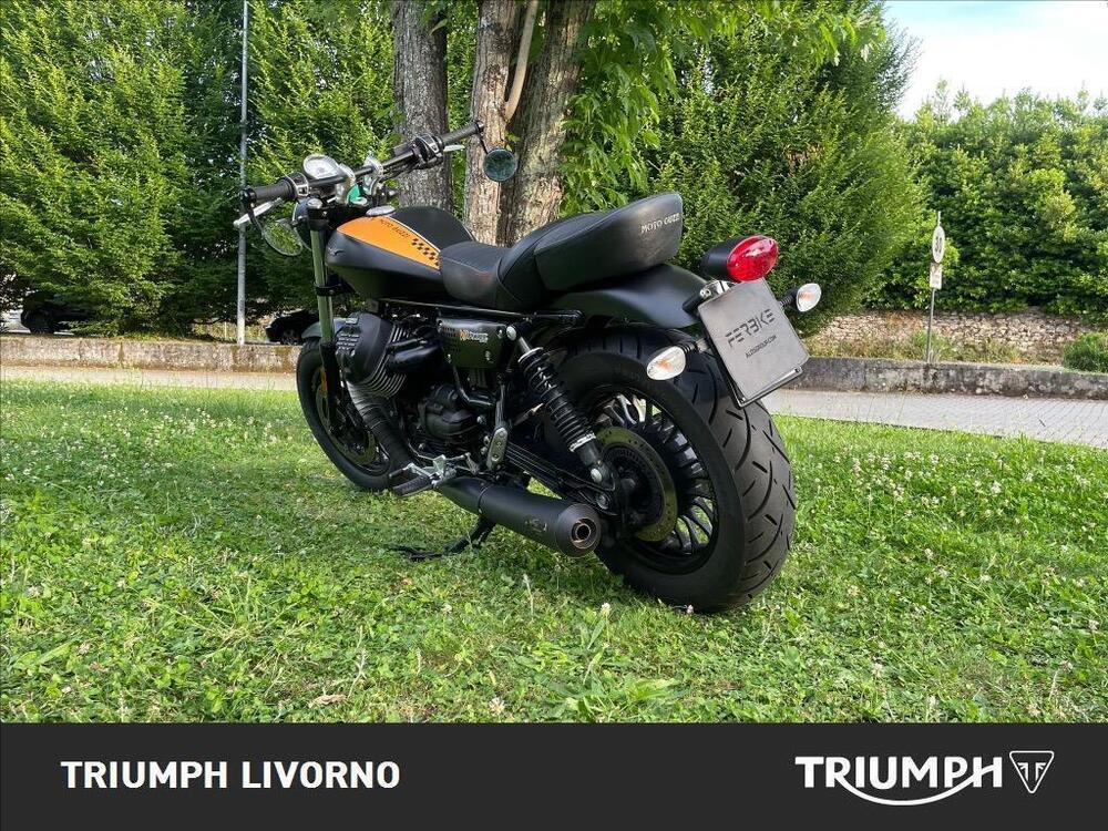 Moto Guzzi V9 Bobber (2016 - 18) (5)