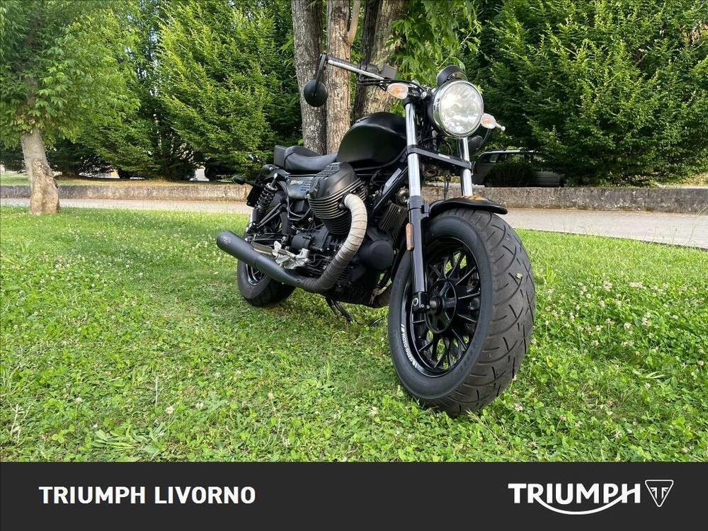 Moto Guzzi V9 Bobber (2016 - 18) (4)