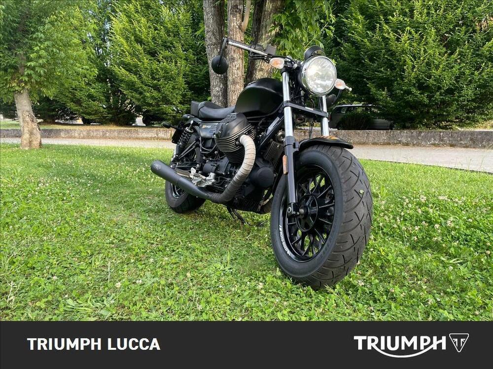 Moto Guzzi V9 Bobber (2016 - 18) (3)