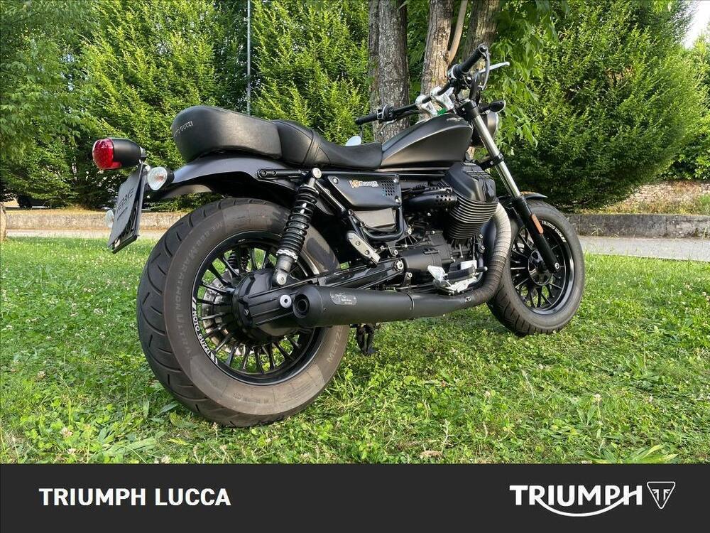 Moto Guzzi V9 Bobber (2016 - 18) (5)