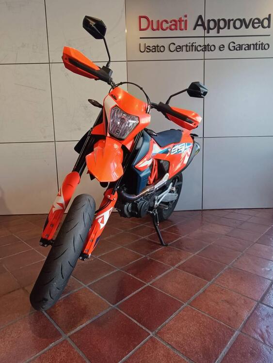 KTM 690 SMC R (2023 - 24) (3)