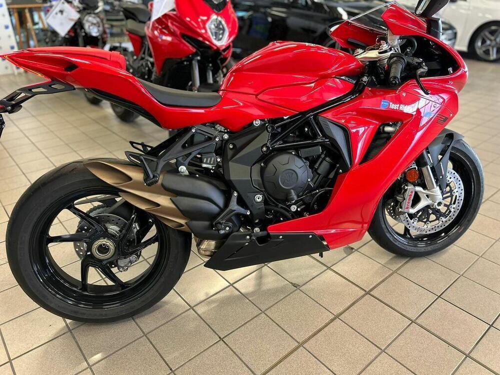 MV Agusta F3 800 Rosso (2021 - 23) (2)