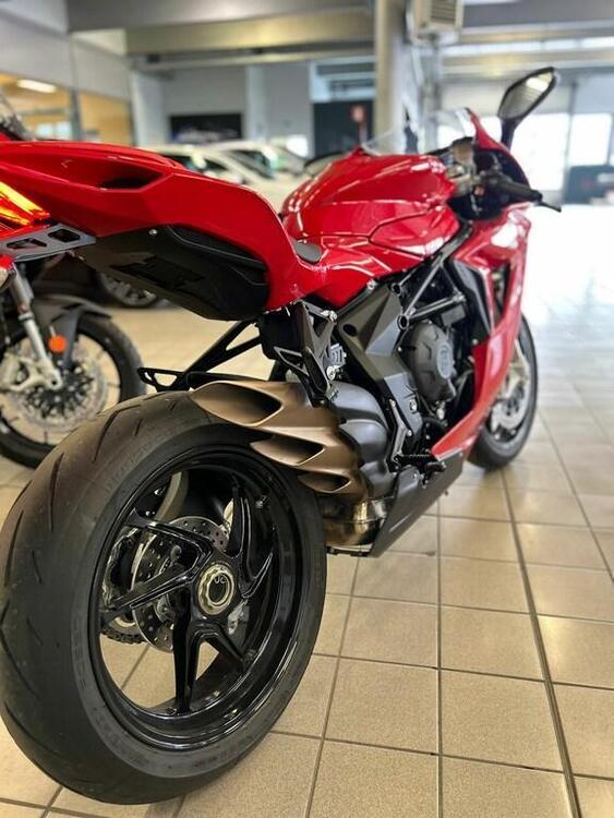 MV Agusta F3 800 Rosso (2021 - 23) (4)