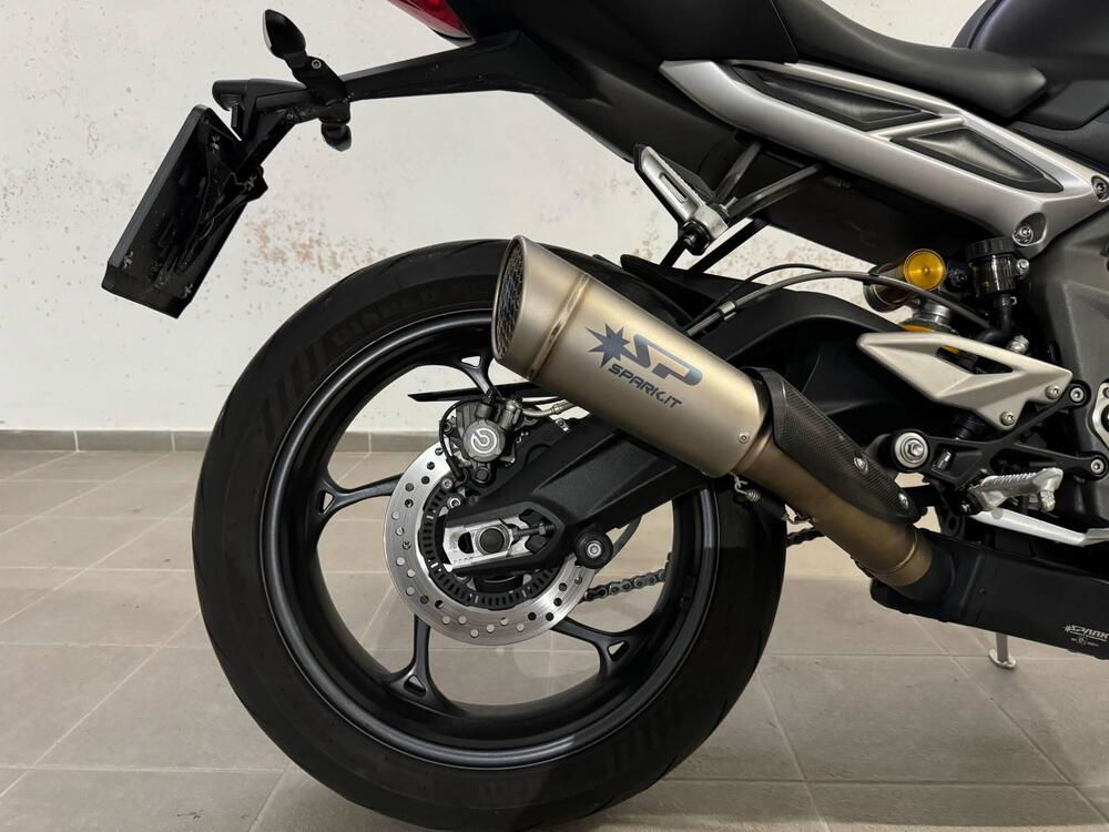 Triumph Street Triple RS (2020 - 22) (4)