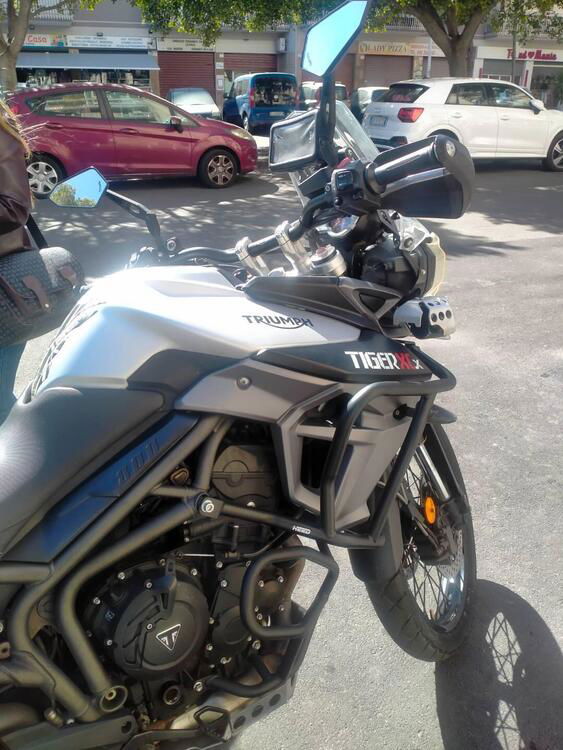 Triumph Tiger 800 XCx (2017 - 18) (2)